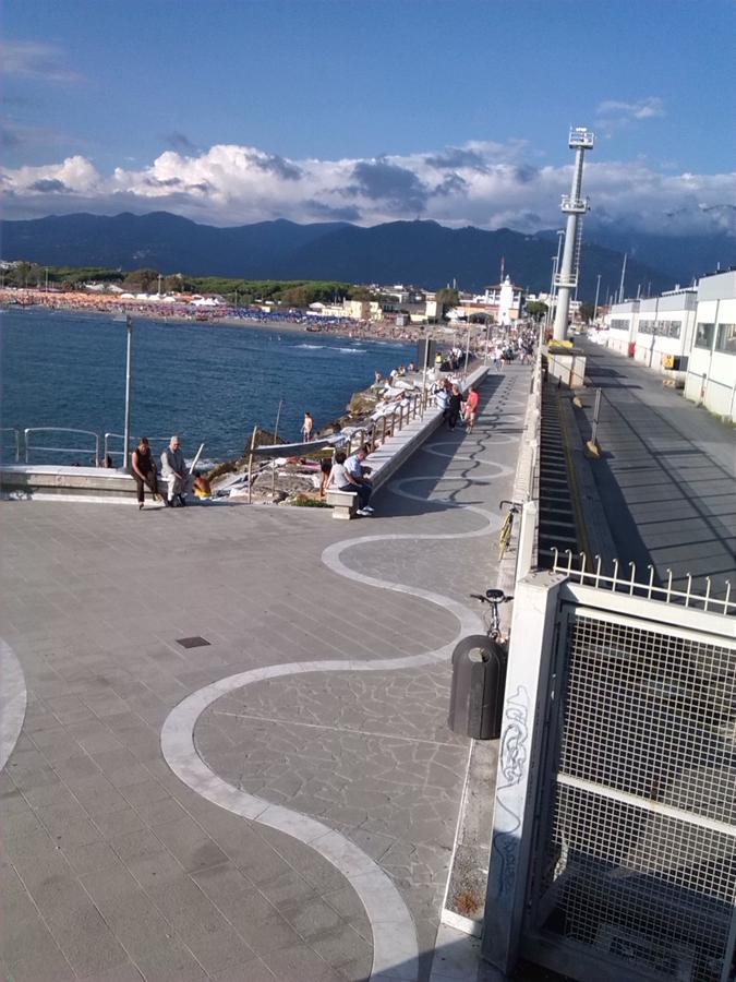 Giusy Bed And Breakfast Marina Di Carrara Exterior photo