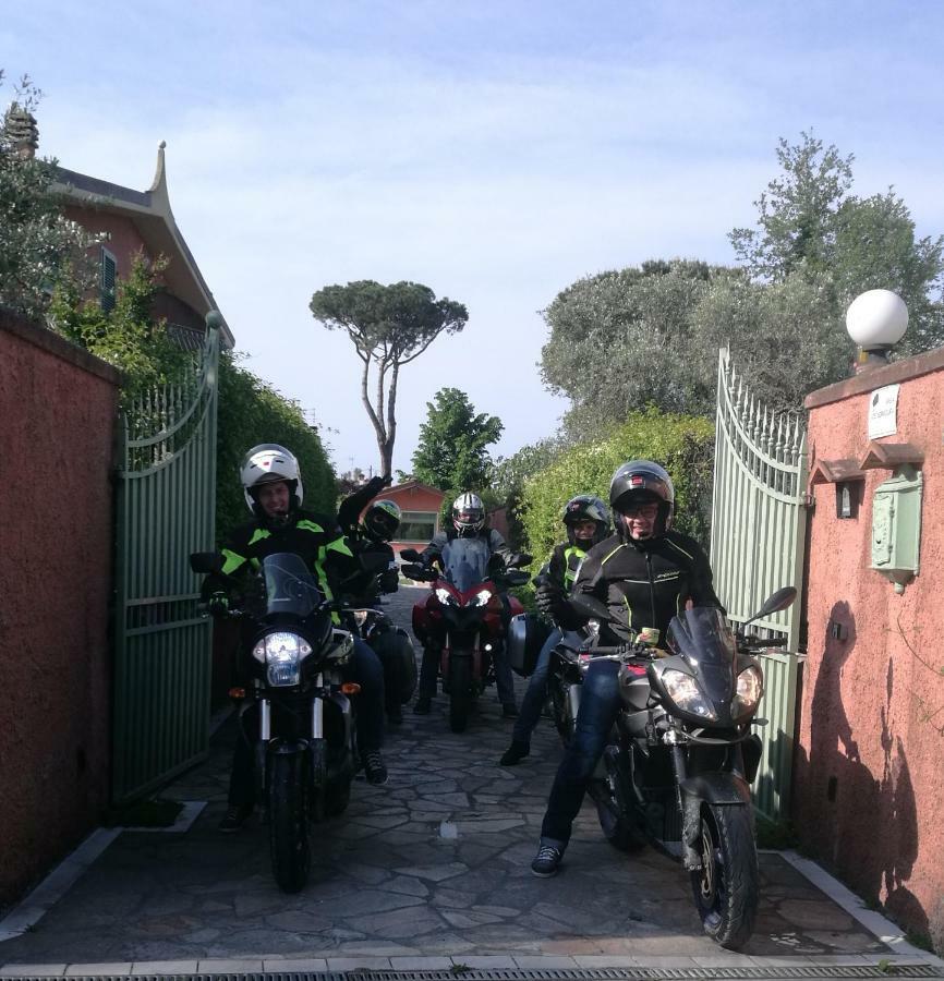 Giusy Bed And Breakfast Marina Di Carrara Exterior photo